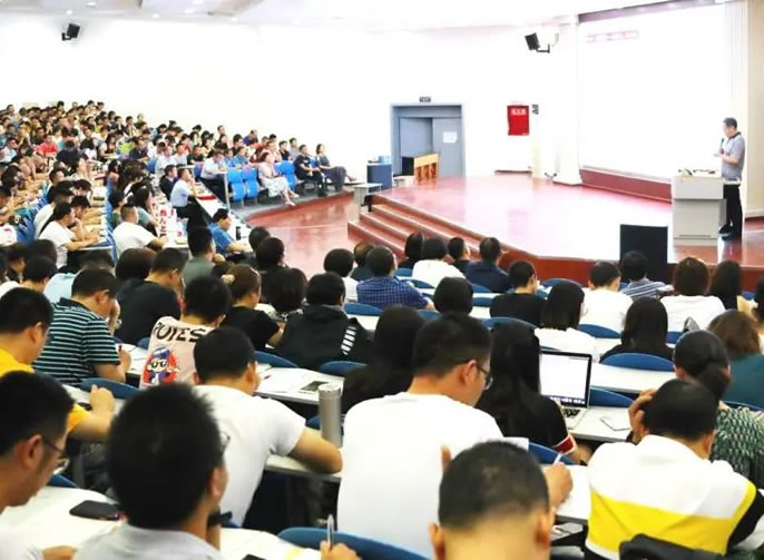 綿陽東辰國際學校中學部成立