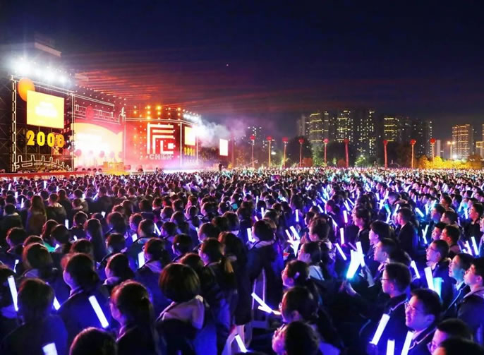 綿陽東辰國際學校20周年校慶?？?期丨東辰教育的三大貢獻與成功四大原因
