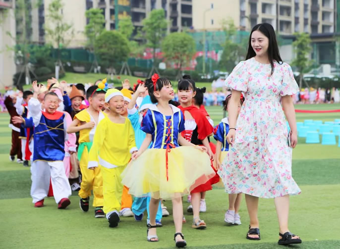 在東辰，做一個快樂的小孩 | 東辰教育祝大家六一快樂！
